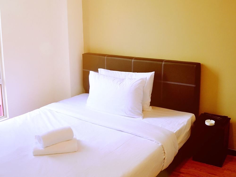 Gem Hotel Нусаджая Екстериор снимка