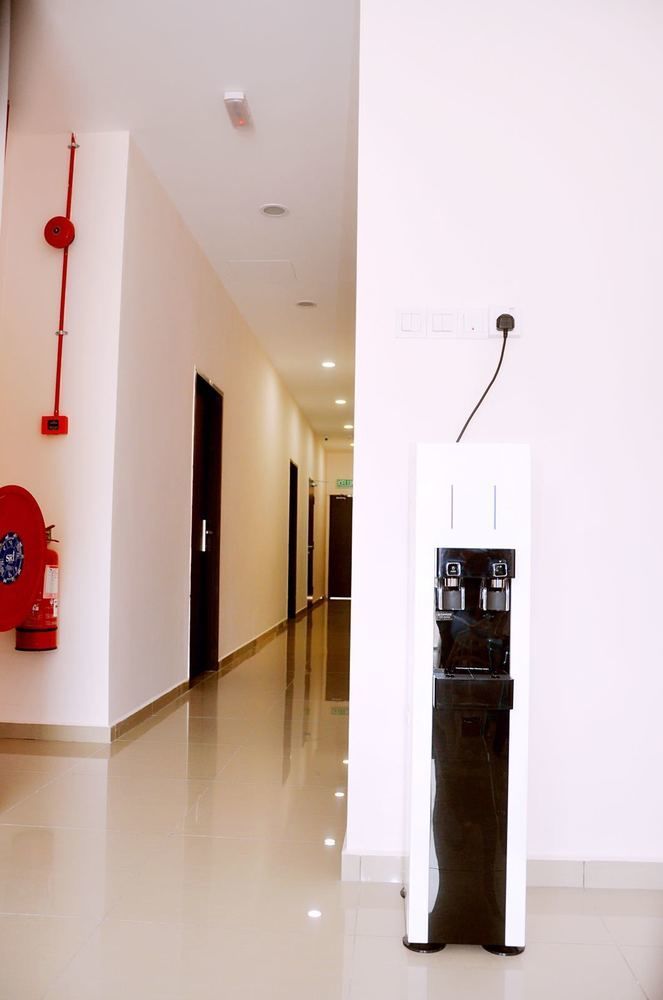 Gem Hotel Нусаджая Екстериор снимка