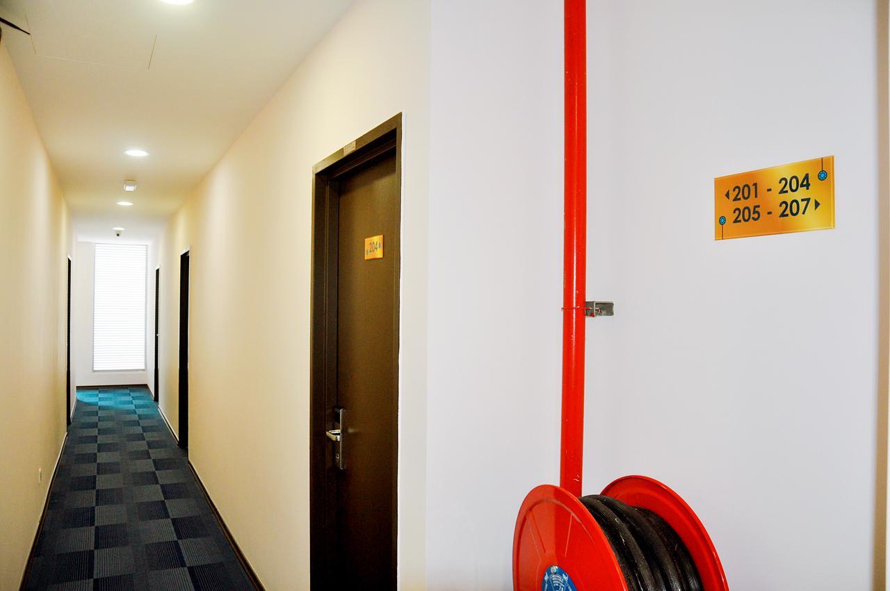 Gem Hotel Нусаджая Екстериор снимка