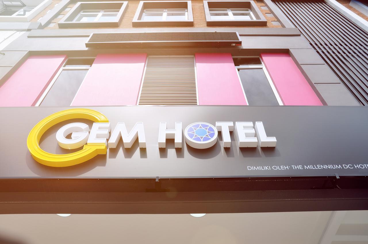 Gem Hotel Нусаджая Екстериор снимка